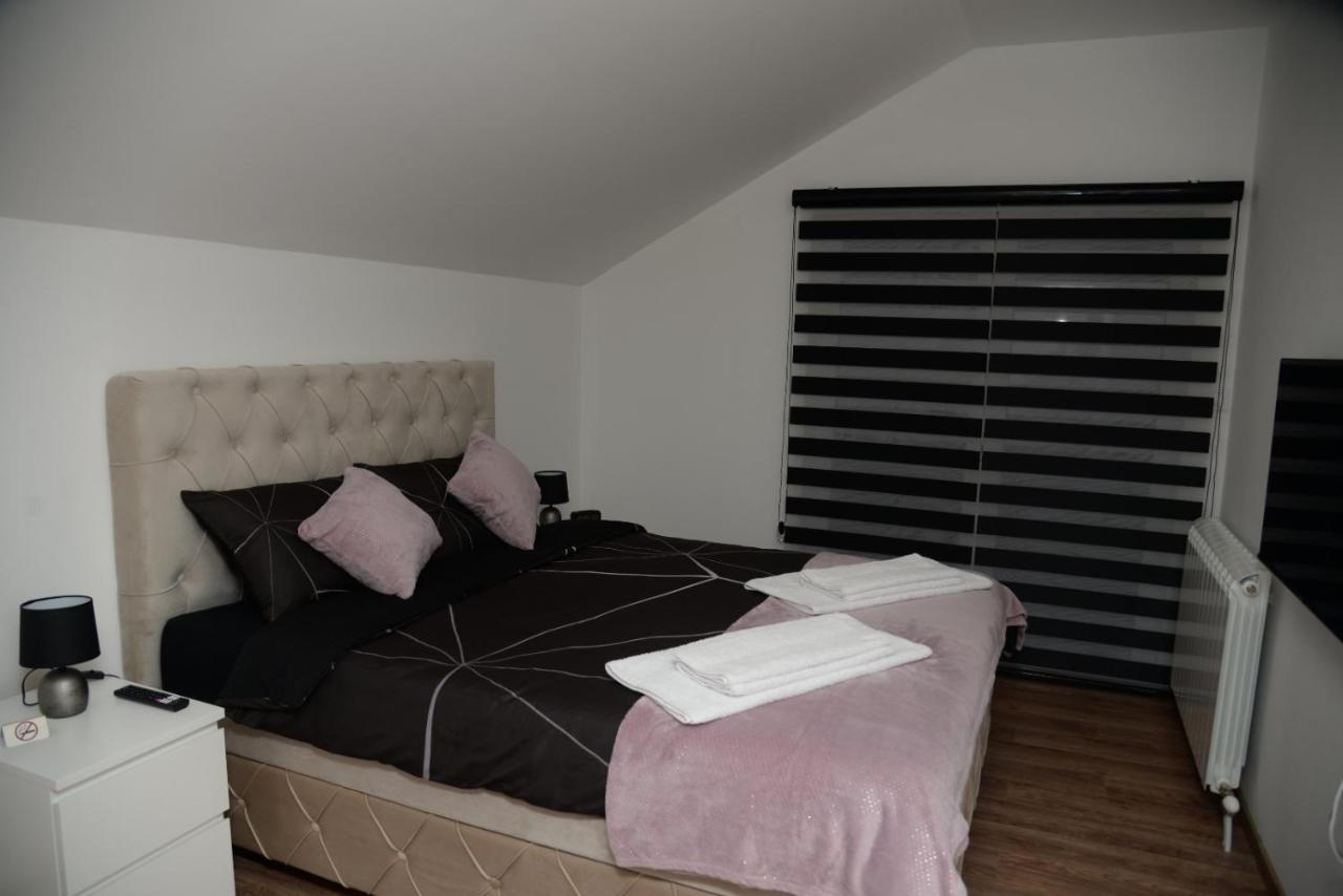 Lilien Apartment Airport Ledine エクステリア 写真