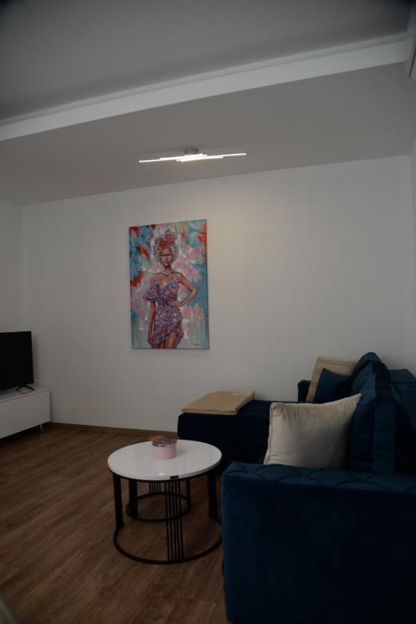 Lilien Apartment Airport Ledine エクステリア 写真
