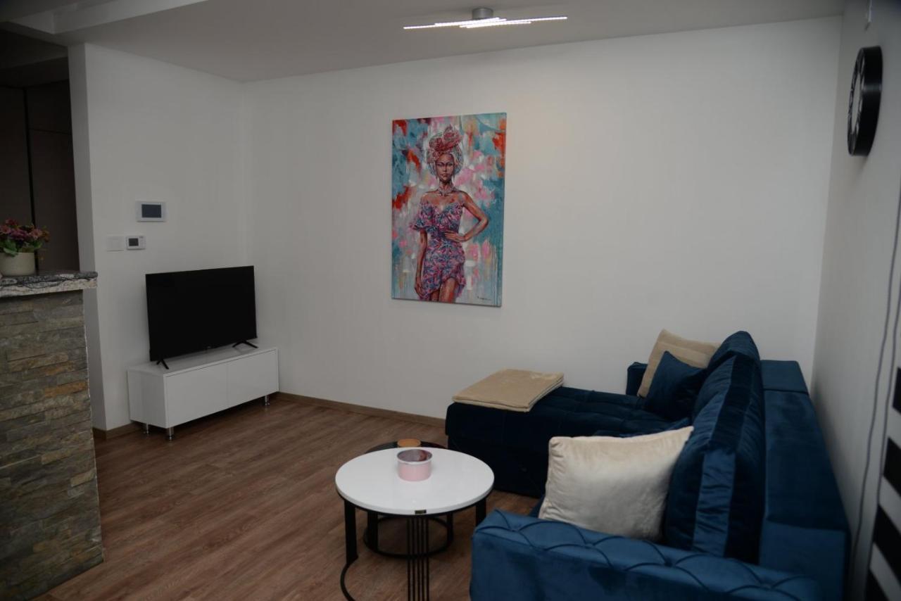 Lilien Apartment Airport Ledine エクステリア 写真