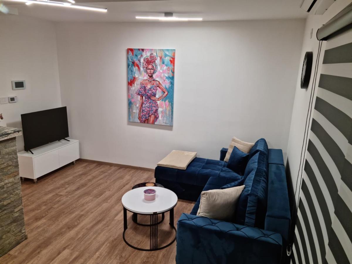 Lilien Apartment Airport Ledine エクステリア 写真